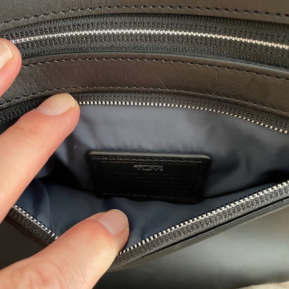 SOLD!! 
Tumi Arrivé Leather Laptop and Business brief - Picture 8 of 11